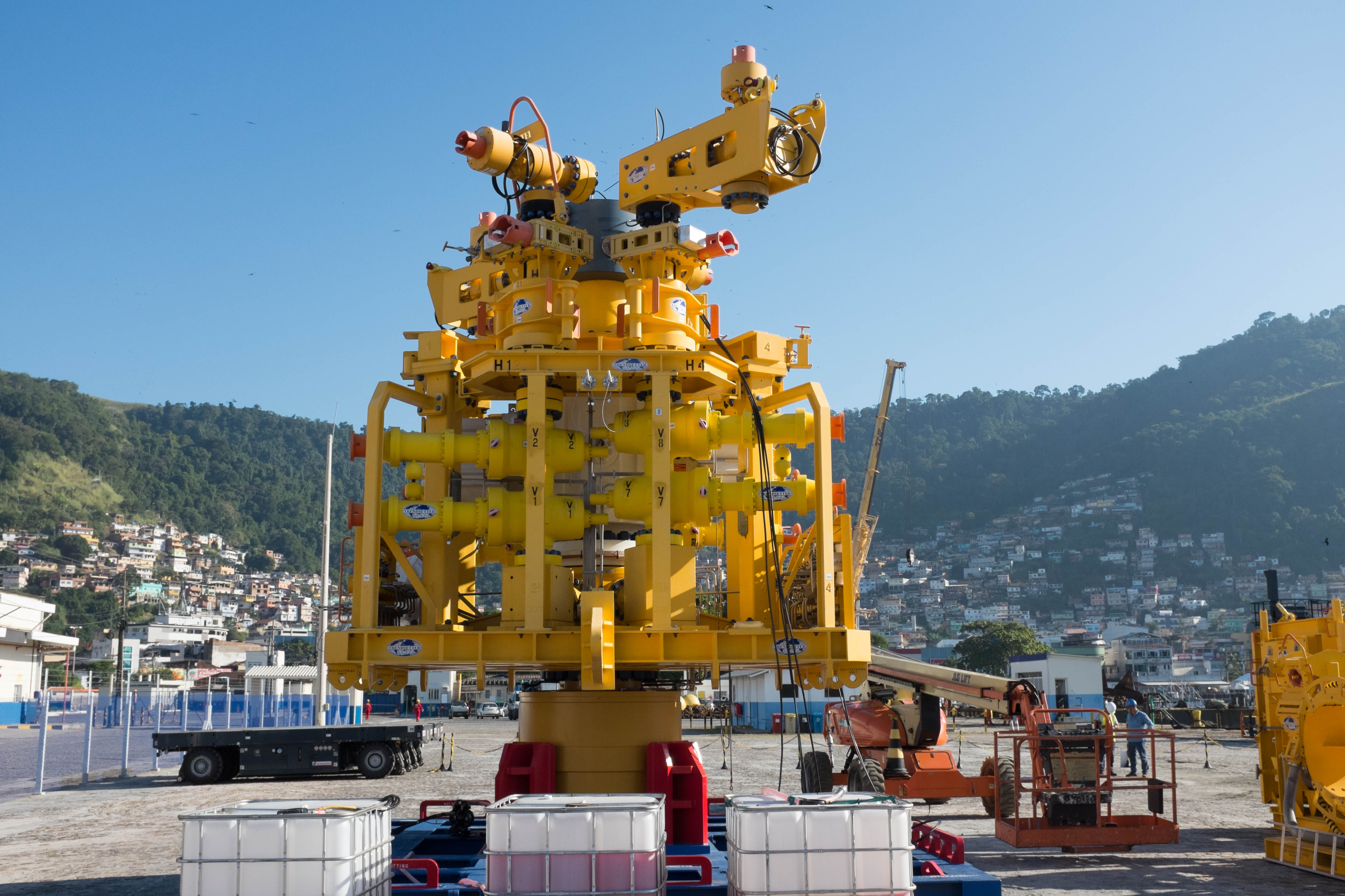 SUBSEA WELL RESPONSE PROJECT 15K CAPPING STACKS